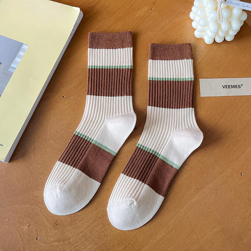 Damen Frühling und Herbst Trendige Gestreifte Bär Bestickte Einfarbige Sportliche Lange Socken