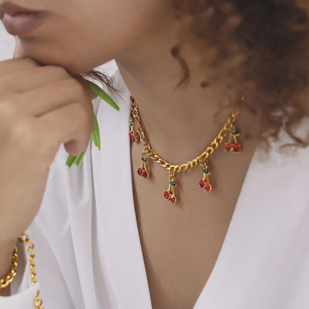 Szykowny zestaw biżuterii z czerwonymi czereśniami: Szklany Kamień Naszyjnik i Bransoletka