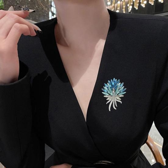 Brooch Irregular Wheat Design Sparkling Rhinestones Zinc Alloy Lapel Pin Sweaters Collars Hats Bags Coats Scarves Badge Versatile Accessory