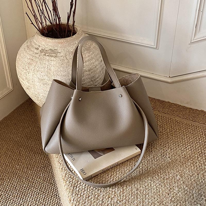 Simple Large Bag, Stylish Single-shoulder Bag, Large Capacity, Suitable for Office Commuters, Tote Bag
