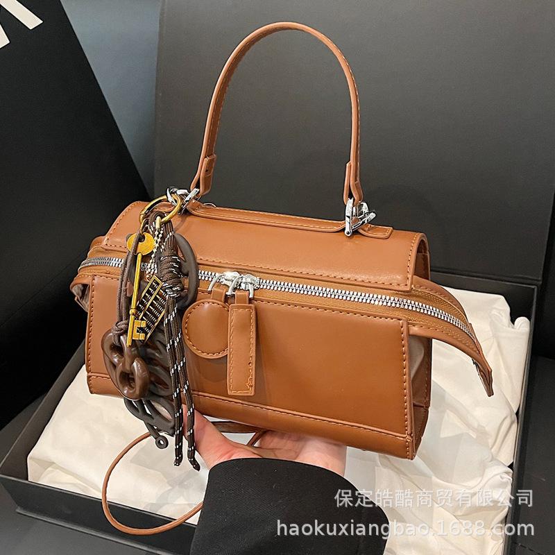High-end Hand Bag Women's 2025 New Popular Fashion High-end Shoulder Bag Super Fire Crossbody Pillow Bag