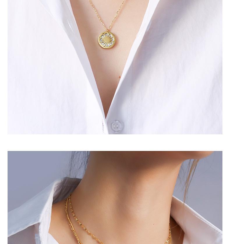 European & American Style Winter Christmas Sweater with White Seashell & Daisy Pendant Necklace for Women - Titanium Steel P802
