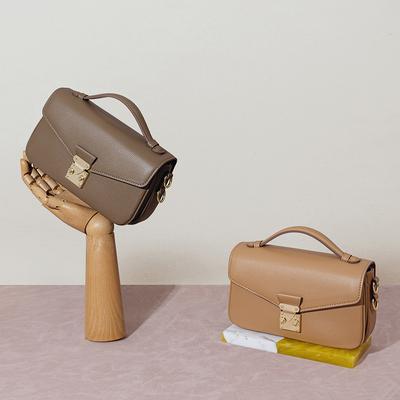 Fashionable Small Square Bag, Top-grain Leather, Light Luxury, Retro Single-shoulder Bag, Versatile for Commuting, Hand-held Crossbody Bag