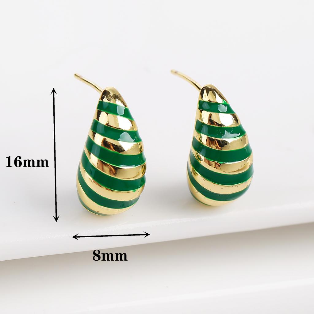 Classic Zirconia Comma Ladies Stud Earrings Fashion Water Drop Earrings Temperament for Woman Party Wedding Jewelry