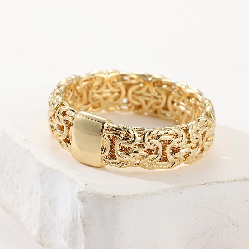 Vintage Hand Carved Surround Women's Ring Gold Color Metal Geometry Daily Wear Party Jewelry Anniversary Gift