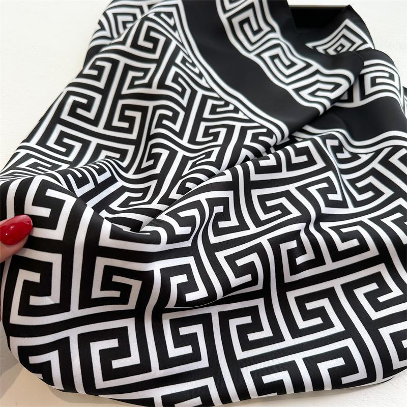 Korean Version of Light Luxury Fashion Versatile Printed Scarf 91cm Large Square Scarf Twill Silk Headscarf Temperament Versatile Warm Shawl