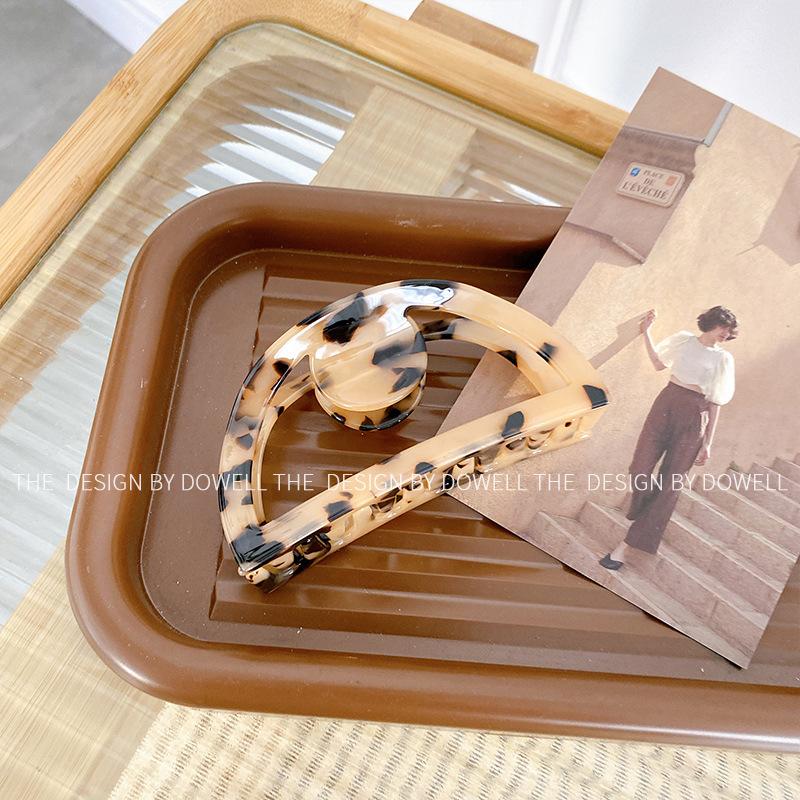 

Handcrafted Unique Acetate Hair Claw Clip In Retro Floral And Tortoiseshell Designs Cream Tortoise