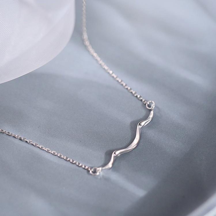 Artistic Retro Simple Design Necklace Clampsia Chain Coastline Wave Necklace Women