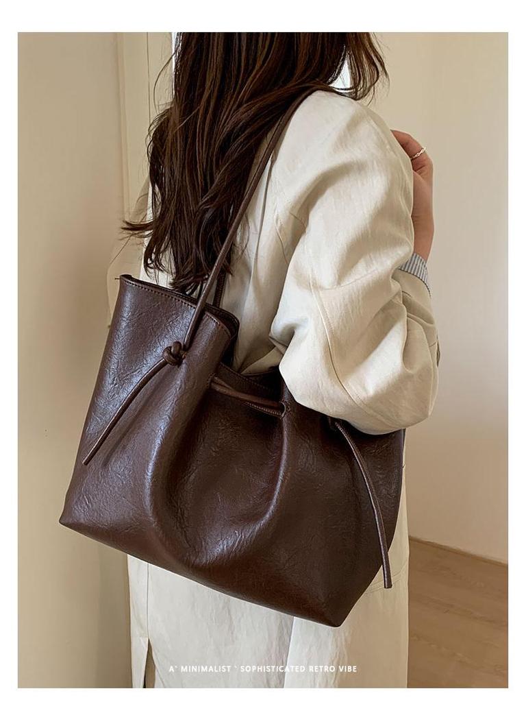 2025 Autumn/Winter Elegant & Versatile Women's Shoulder Tote - Large Capacity, High-End Commuter Bag