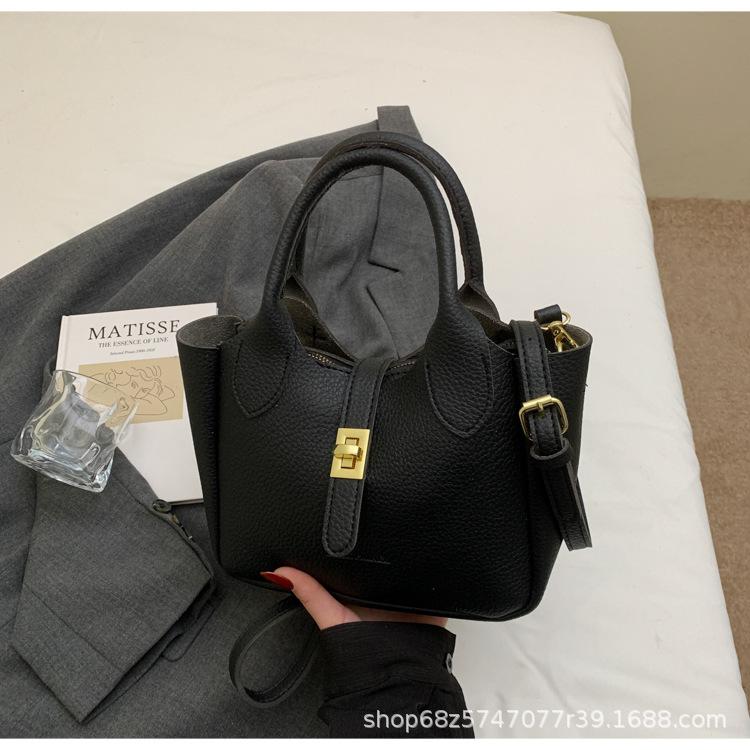 Korean version ins portable small bag women's 2025 new casual fashion bucket bag women's work shoulder messenger bag