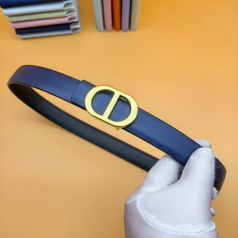 Ceinture CD en Cuir pour Femme Largeur 2,5 cm - Tendance, Polyvalente, Fashion, Accessoire de Taille Décoratif pour Jeans et Jupes.