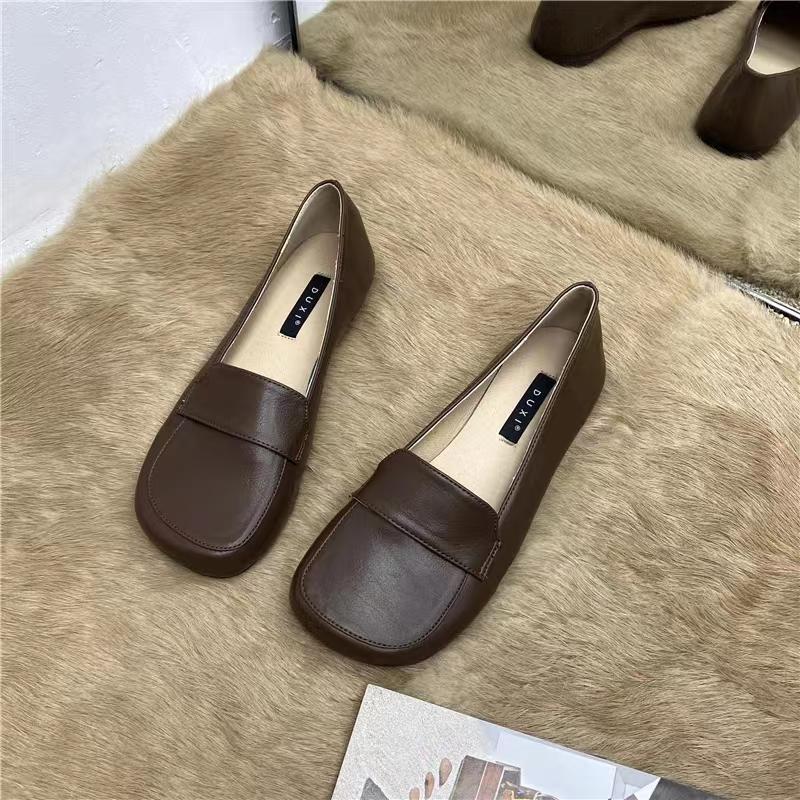 Soft-soled Mother's Shoes for Women Spring Shallow Slip-on Women Flat Shoes Comfortable PU Leather Womens Casual Walking Shoes