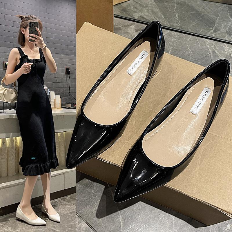 

Finger seam temperament shallow mouth women s shoes centimeter pointed inner height increase single shoes women s versatile commuting sexy dew 35 чёрный