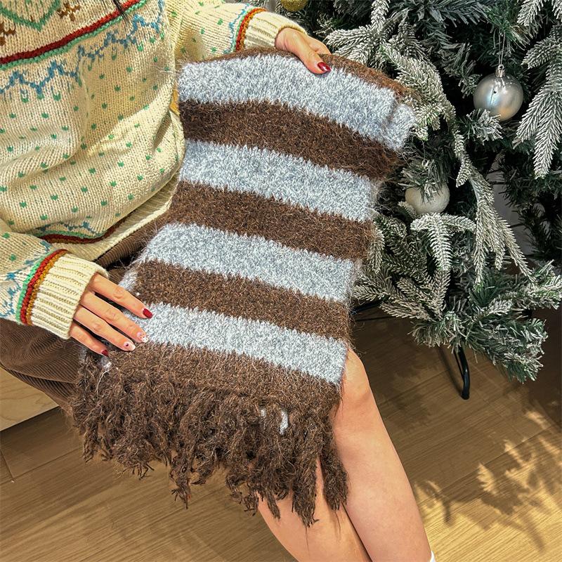 Color matching striped knitted scarf women's winter high-end sense fashion atmosphere sense warm fringed scarf