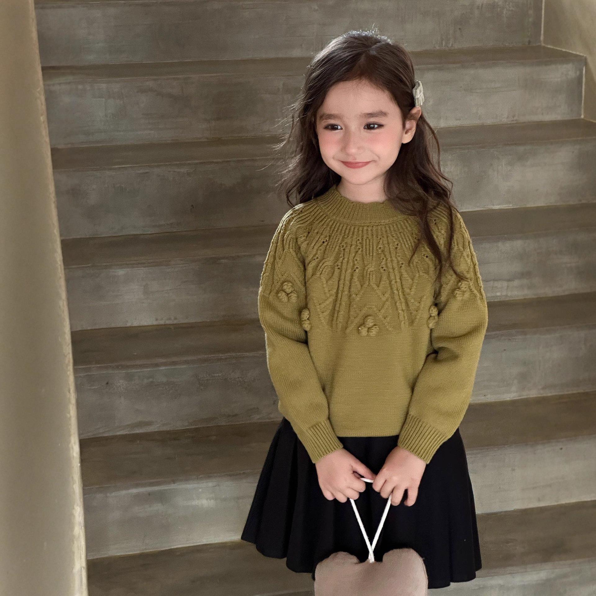 

Girls Jacquard Round Neck Knitted Sweater with Beads - Autumn/Winter 130 cm зелёный