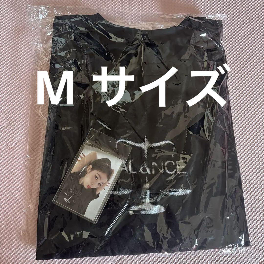 

[Б/У] Футболка Irene Seoul Concert BALANCE с торговой карточкой, размер M