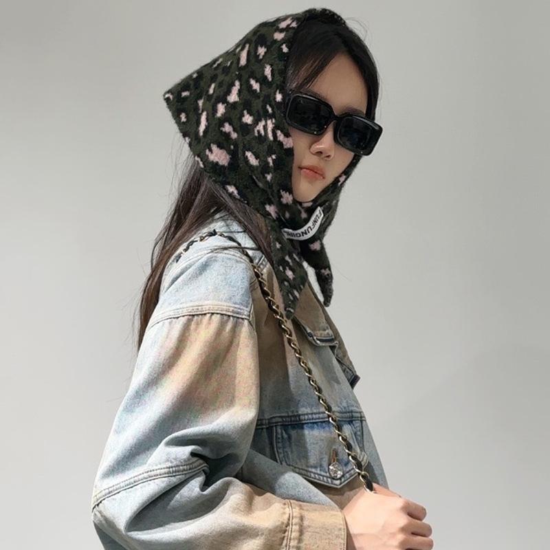Scarf New retro wool triangle scarf scarf autumn and winter warm scarf leopard print jacquard scarf scarf shawl