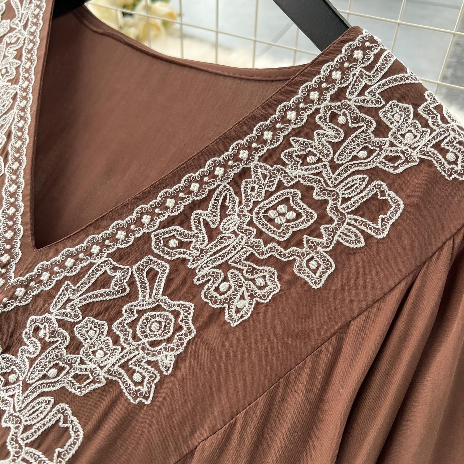 Платье свободного покроя в стиле бохо для женщин с вышивкой и принтом — фото 5