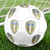 Leeds United AFC Größe 5 Fußball, Maschinengenähtes PVC, Langlebig & Hoher Rückprall, Für Alle Altersgruppen, Fanartikel, Spiele & Außenbereich.