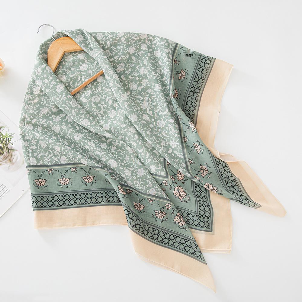 

Квадратный шарф с цветочным принтом и подолом под прямым углом 110x110 cm