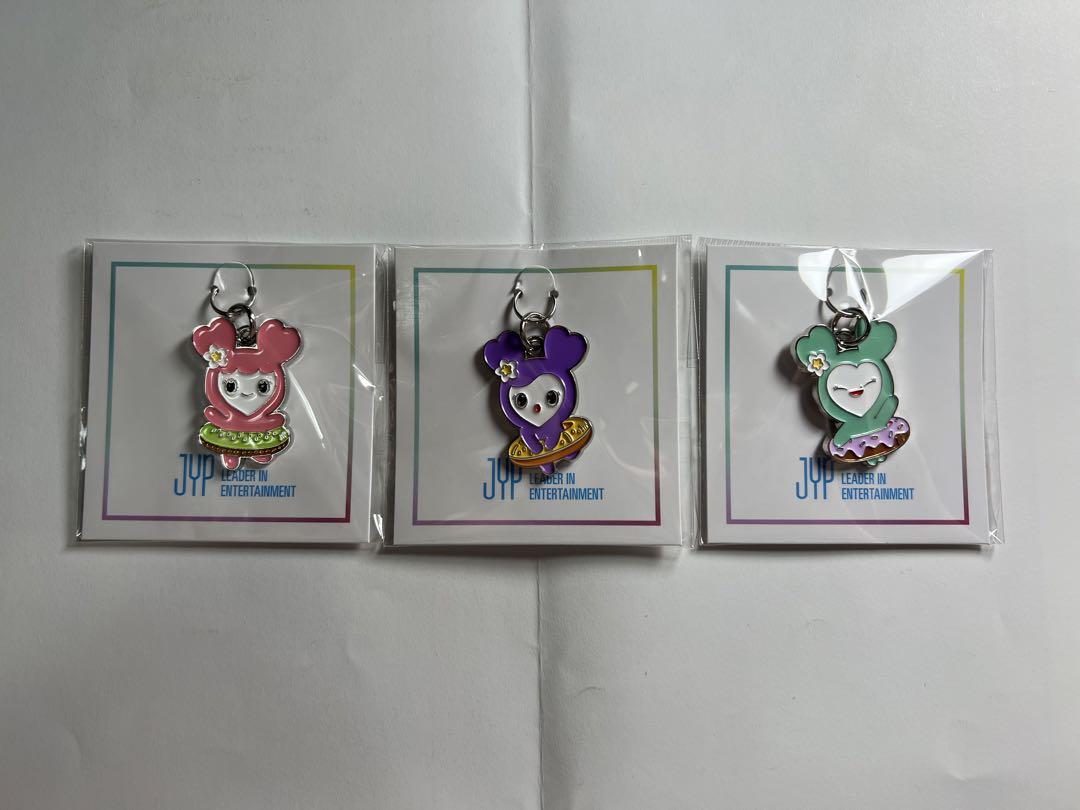 

[Б/У] TWICE POPUP Брелок-шарм Misamo Momo Sana Mina