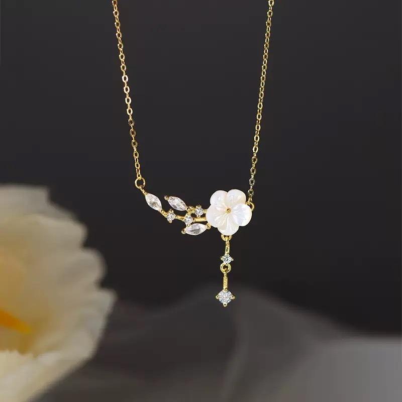 Camellia Flower Tassel Pendant Inlaid Zircon Light Luxury Clavicle Necklace For Women