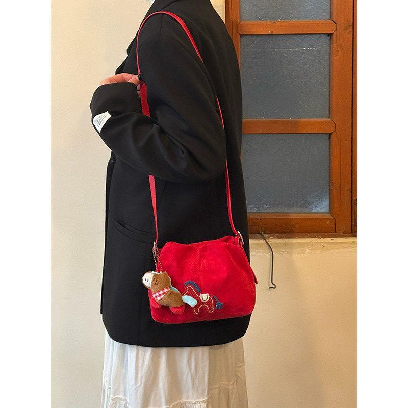 Small Spurs Embroidered Water Bucket Bag - Women's High-Style Commuting Shoulder-Back Sling Bag Handbag
