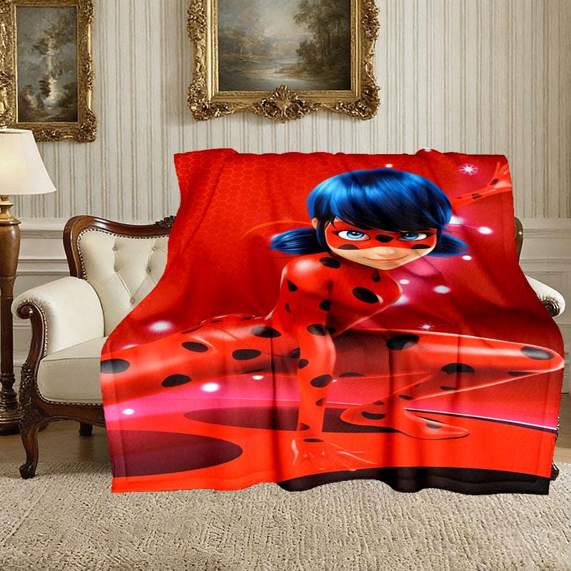 Coperta con Fantasia Coccinella, Coperta Accogliente per il Comfort in Tutte le Stagioni su Divani, Letti, Ufficio, Auto, Campeggio e Viaggi