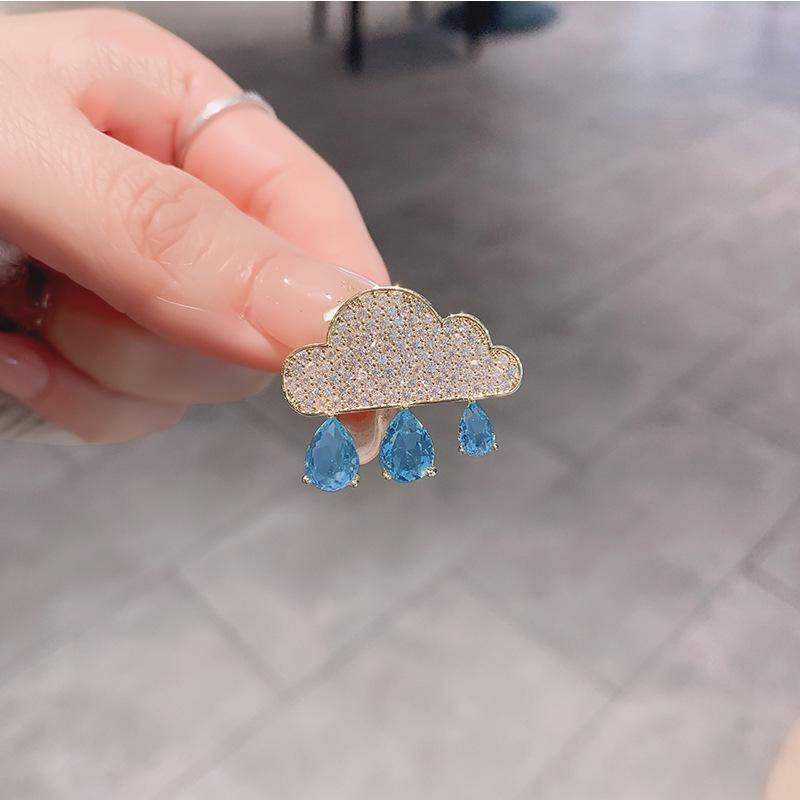 Girl Cloud Water Drop Cute Anti-light Brooch Female Simple Atmosphere Crystal Temperament Brooch Collar Pin Accessories