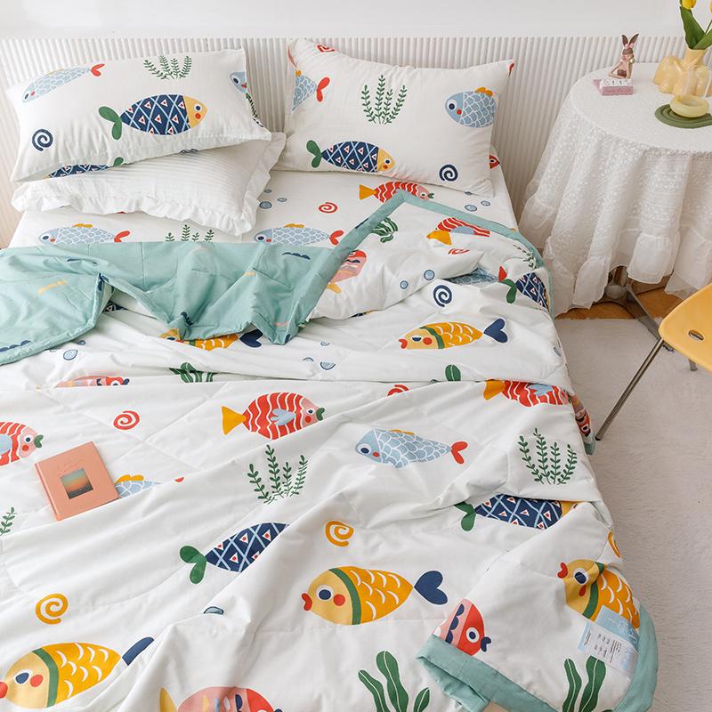Cartoon Fish Pattern Summer Quilt 100% Cotton Soft Air Conditioning Thin Quilt for Kids Teens Home Sofa Bedroom Thin Blanket