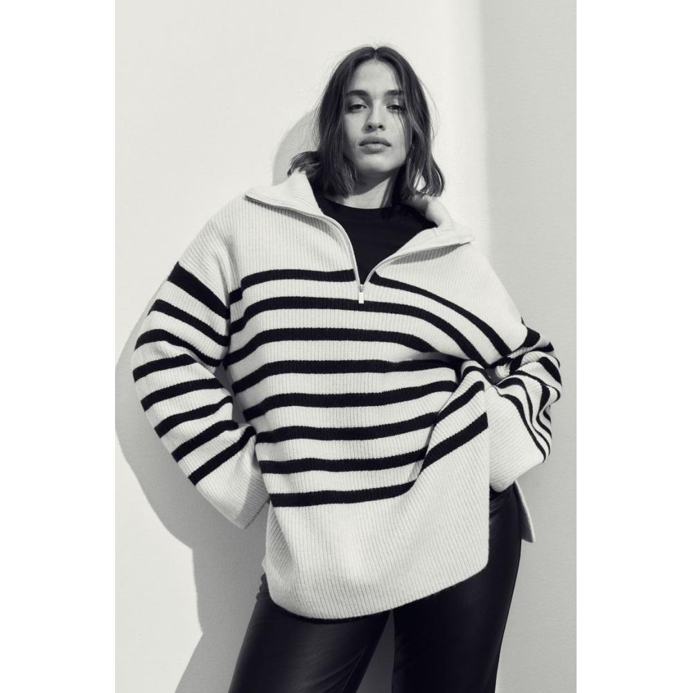 

Вязаный свитер в рубчик с застежкой-молнией HM и кремовой полоской