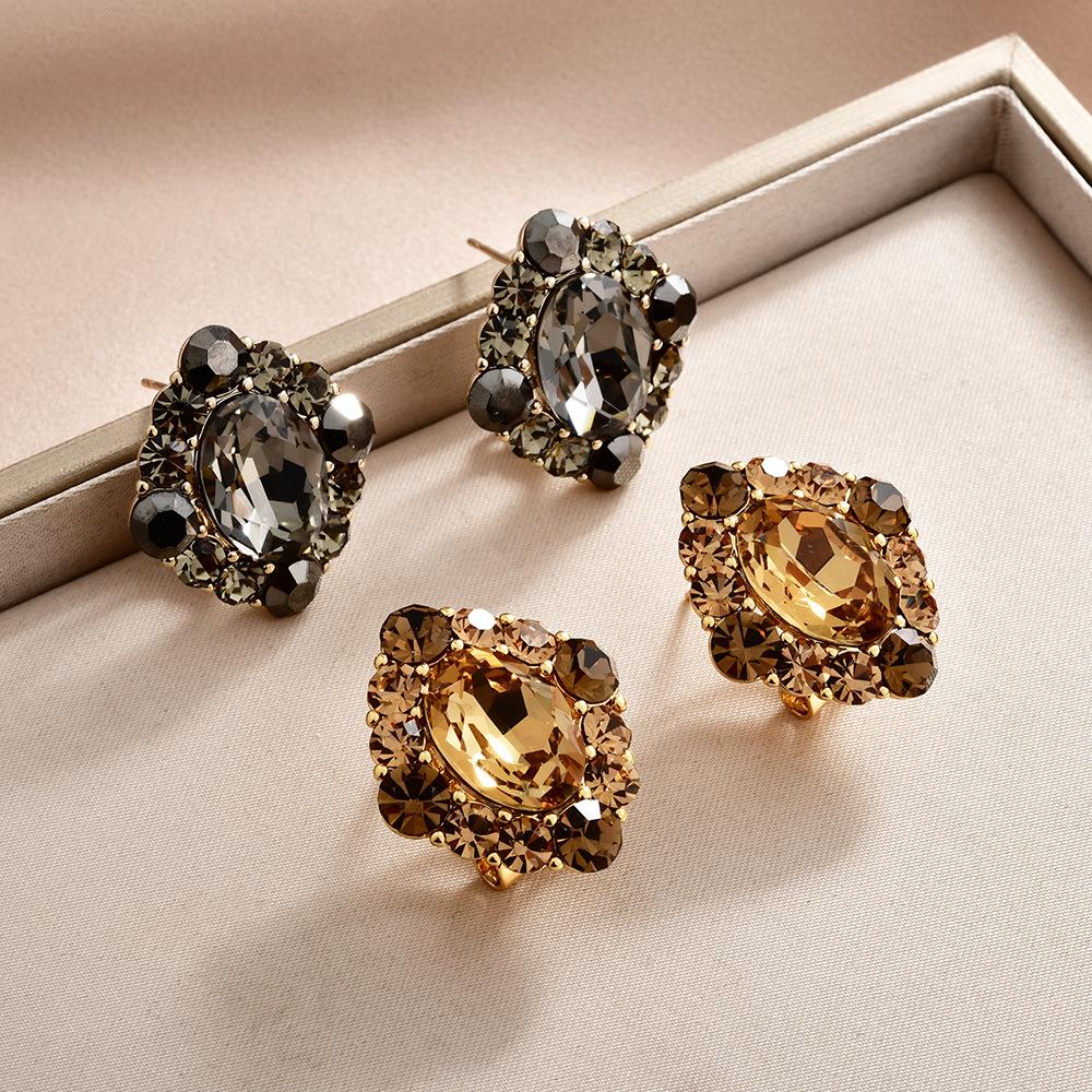 Medieval vintage rhombus coffee color full diamond ear clips light luxury high sense exquisite temperament retro versatile ear jewelry