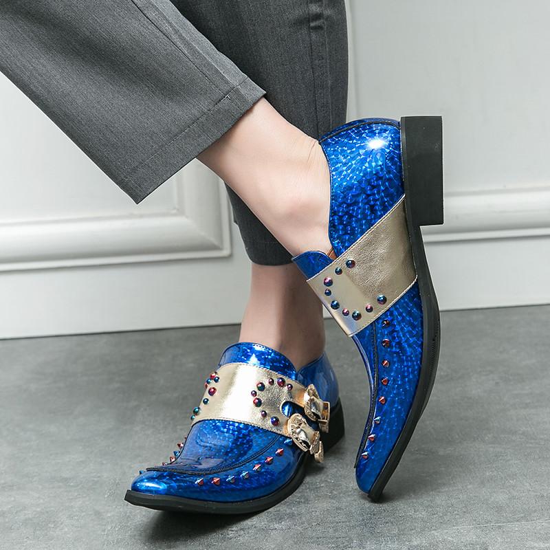 Luxury Blue Patent Leather Pointed Toe Shoes Men Fashion Rivet Wedding Shoes For Men Loafers Party Formal Dress Man Shoes 2024