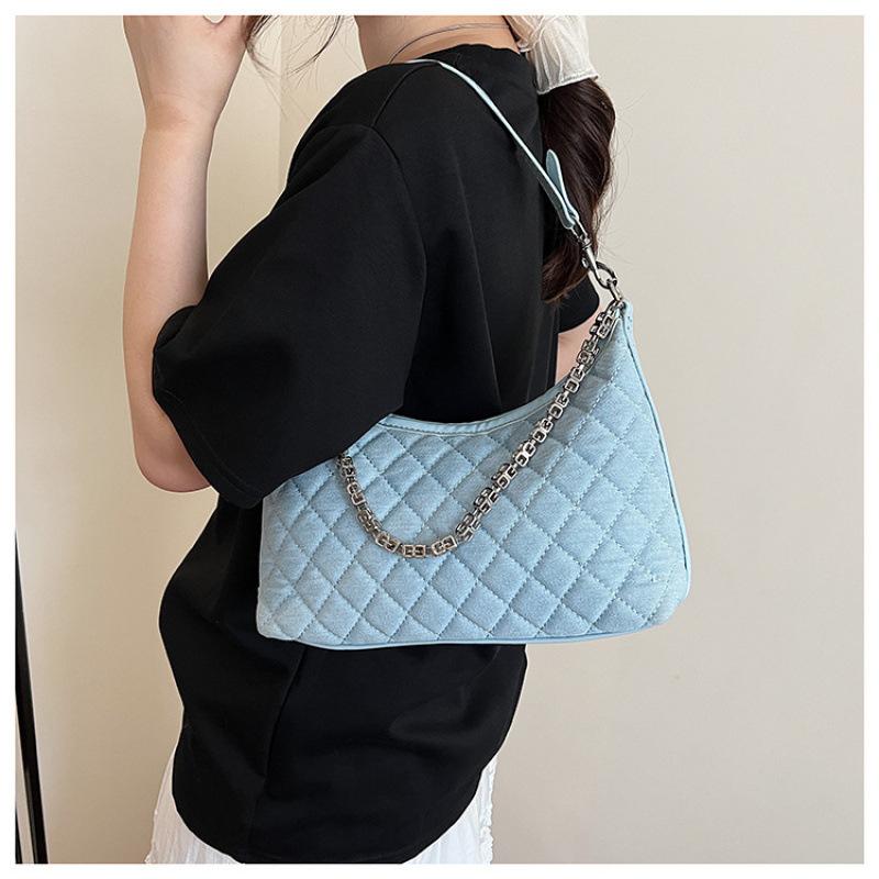 Джинсовая сумка под мышкой женская 2025 новый тренд ромбовидная вышивка нить цепочка одно плечо косая сумка сумка для通勤