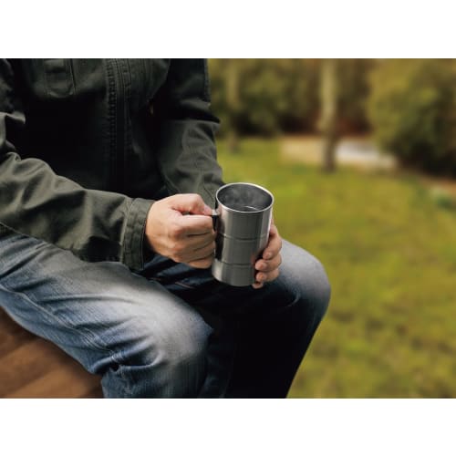 Kakusei Trommelförmiger Becher, 380 ml, Silber, Doppelseitige Vakuumisolierung, Isoliert heiße und kalte Getränke, Griffiger Henkel, Kondensationsbeständig und hält