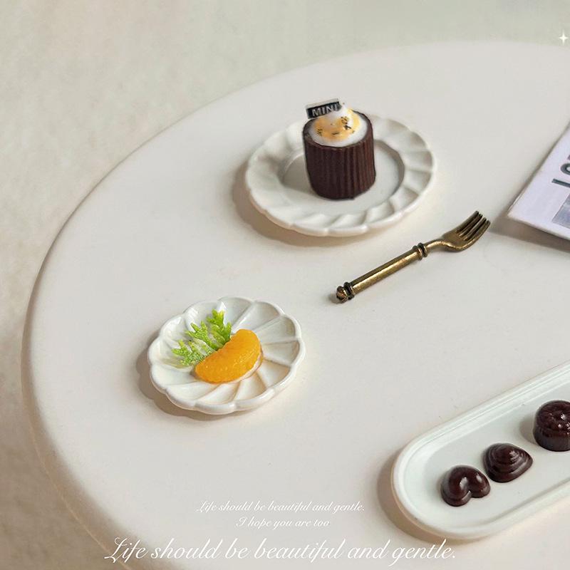 Nordic Style Miniature Candy Color Dollhouse Dining Plate Toy Ornament (D592)