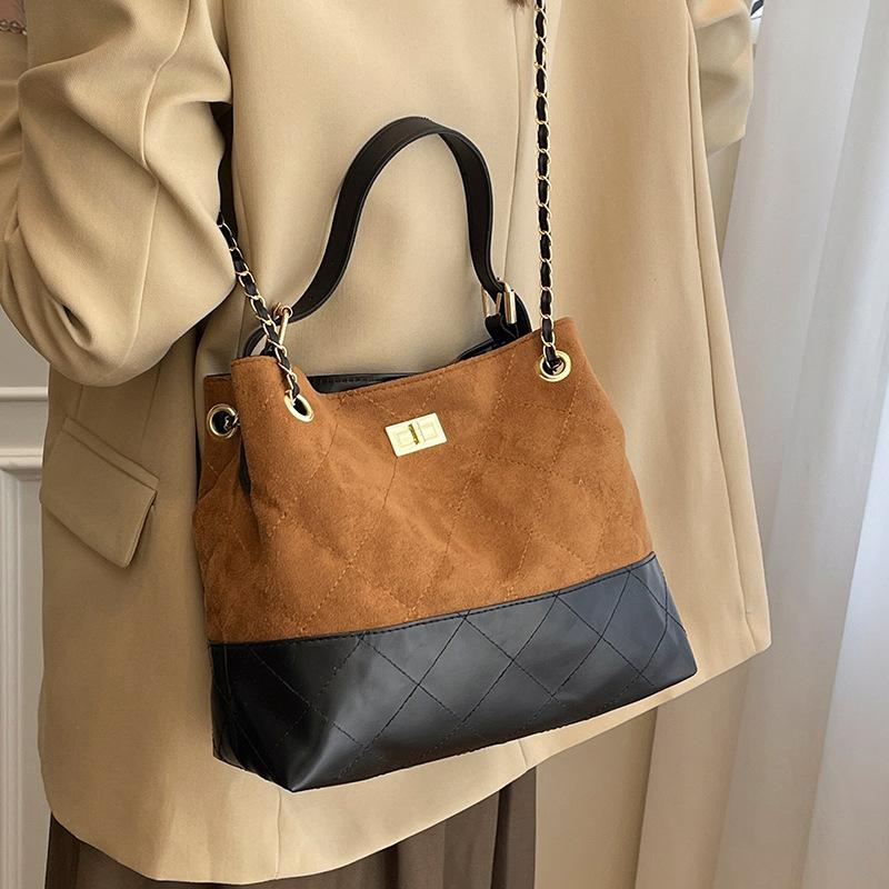 Niche Design High-end Women's Bags Large-capacity Fashionable Portable Bucket Bags Autumn and Winter New Korean Version Retro Armpit Bags