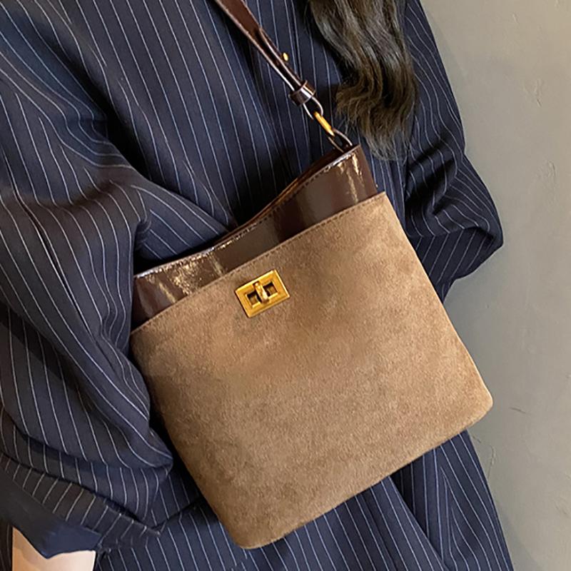 Women Retro Suede Leather Crossbody Bag 2025 Winter Underarm Bag Small Shoulder Bag Luxury Designer Handbag Purses Commuting Bag