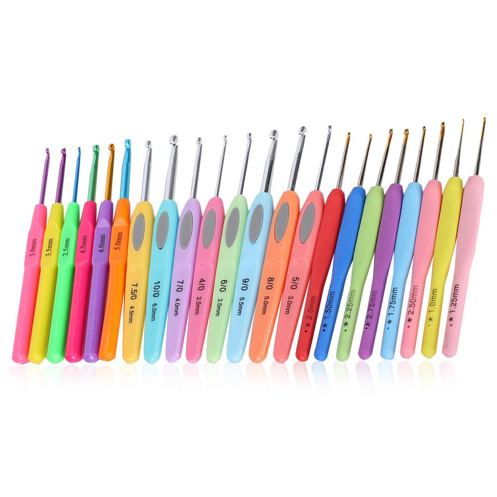 22Pcs Set Crochet Hooks Set Color Plastic Handle Aluminum Hook for Yarn Knitting Crafts Needles