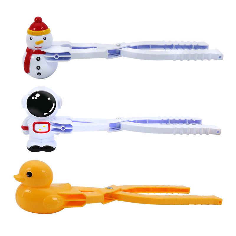 Children's Magic Snow Play Set: Large Snowball Clips for Building Snowmen and Snowball Fights