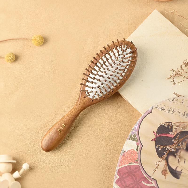 Tan Mujiang Green Sandalwood Scalp Massage Comb Gift Set
