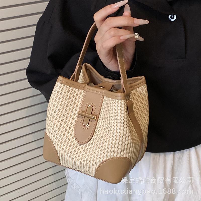 Niche Design Bag Women's 2025 New Summer Versatile Hand-woven Straw Bag Korean Version Messenger Bucket Bag