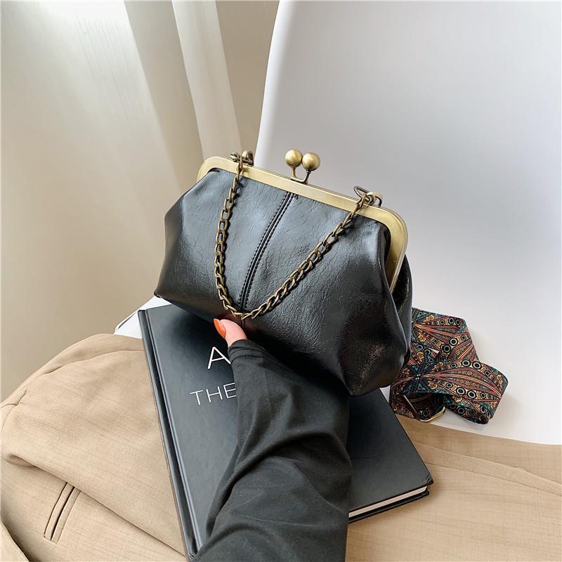 

Women s 2023 Korean Style Versatile Chain Handbag - Red Textured Crossbody Shoulder Bag чорний