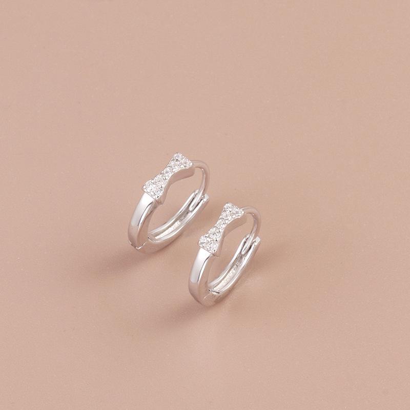 925 Sterling Silver Bow Ear Cuff with Diamond Inlay - Elegant Women s Sleep-Friendly Ear Hoop. 925 Silver