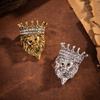 European and American Retro Male Lion Brooch: King of the Prairie Crown Pin for Men's Coats and Jackets