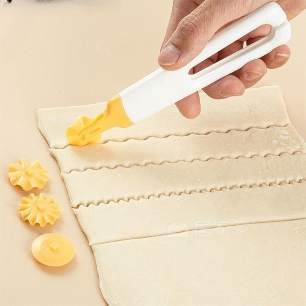Plastic Dumpling Biscuit Roller Cutter Fancy Pie Cutting Artifact  Household Baking Tool