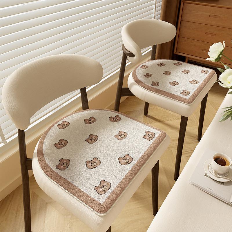 

2pcs Cartoon Office Chair Cushion Washable Dirt-resistant with Lockstitch Winter Cooling Horseshoe-shaped Plush Chair Cushion 40X40CM