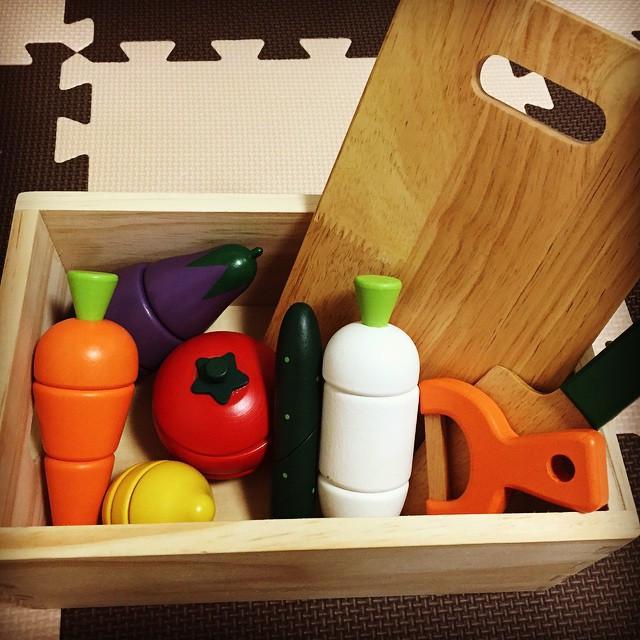Wooden Magnetic Play Kitchen Set: Cuttable Fruits & Vegetables for Kids Pretend Play