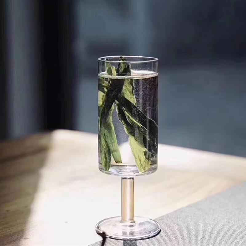 Shangqi Intuition Stemmed Borosilicate Glass Tea Cup Set (4-Pack)
