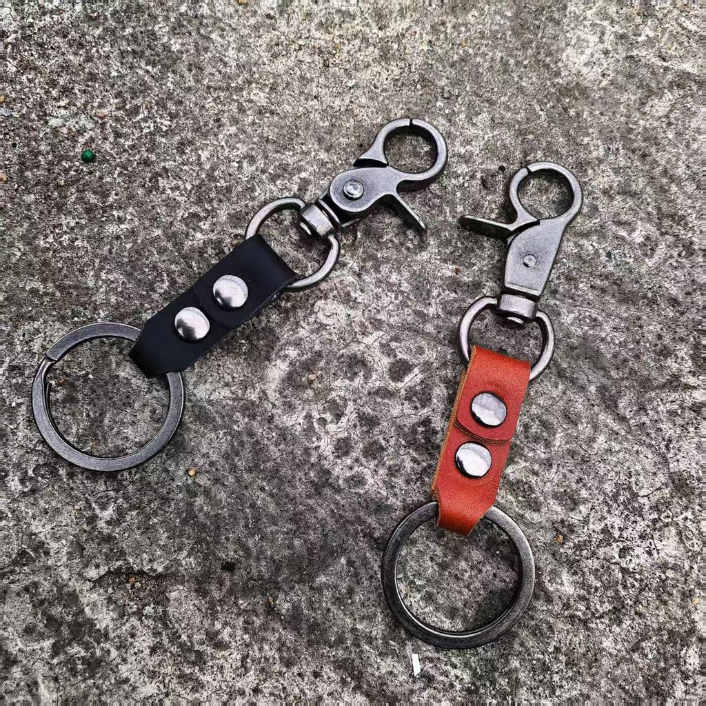 Vintage Style Men Leather Keychain With Secure Metal Clasp Durable Key Ring Functional Key Holder For Everyday Carry